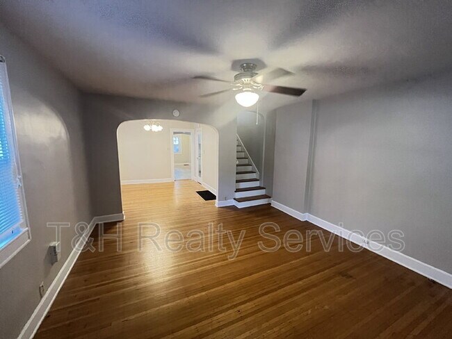 Building Photo - 5542 N College Ave