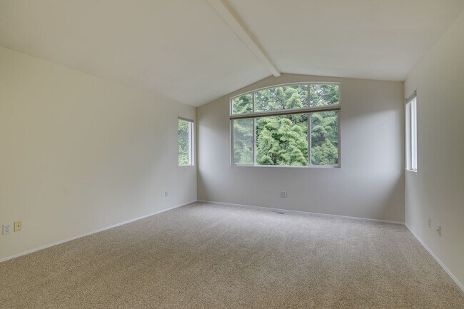 Building Photo - KLAHANIE Rental Home Available in August!