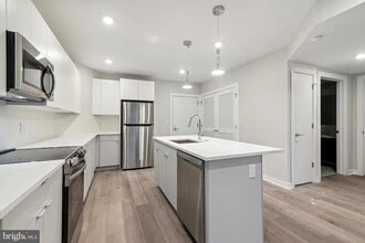 Building Photo - 3449 Scotts Ln