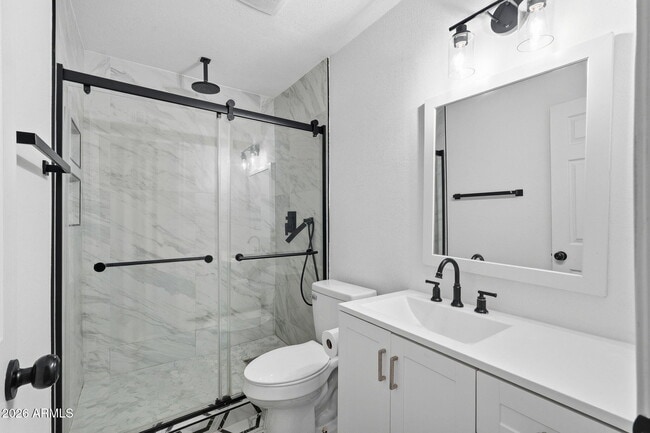 Building Photo - 1628 E Hermosa Dr