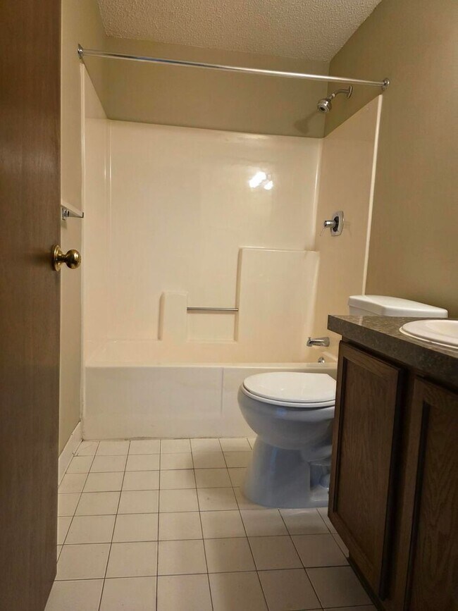 Building Photo - 1-Bedroom, 1-Bath