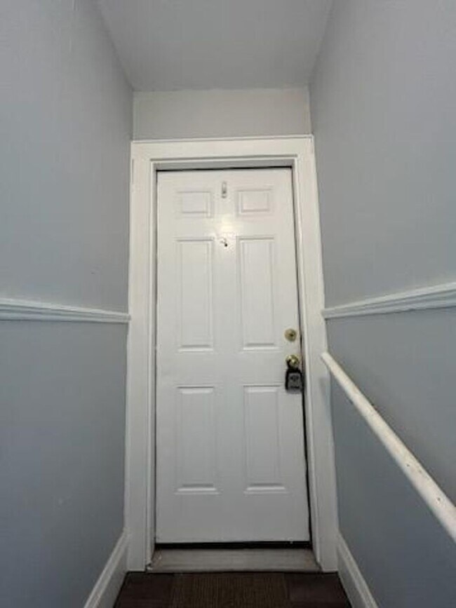 Building Photo - Joughin600