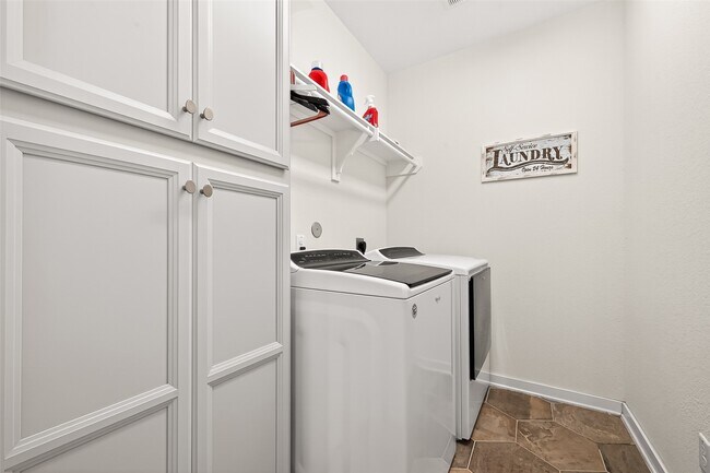 Building Photo - 26102 Lazy Waters Dr