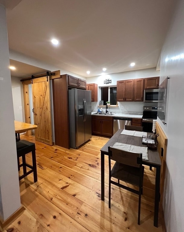 Building Photo - 88 Miller St