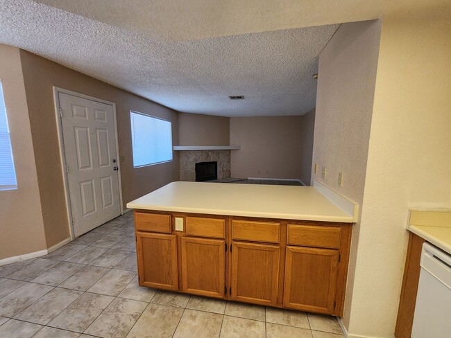 Building Photo - Affordable Condo, Perfect Living Space, Ex...