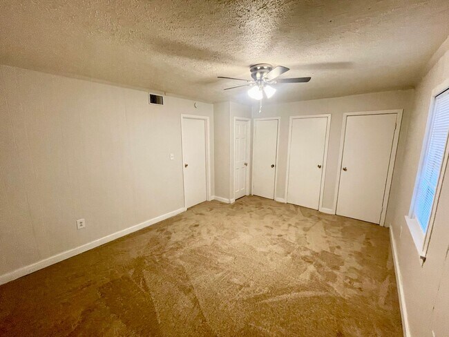 Building Photo - 1 Bed/1 Bath Apartment for Rent in Downtow...