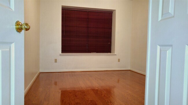 Building Photo - 22930 Indian Ridge Dr