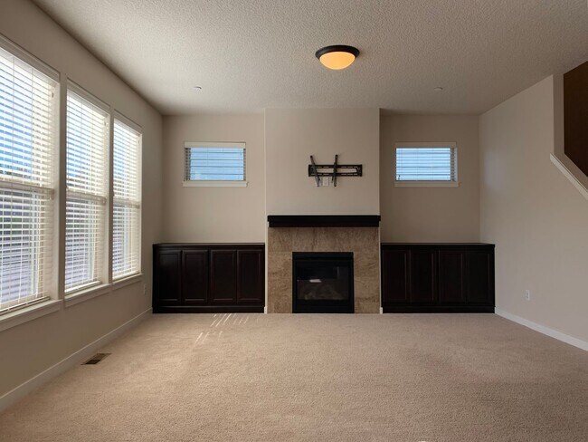 Building Photo - 4223 NE Tacoma Ct