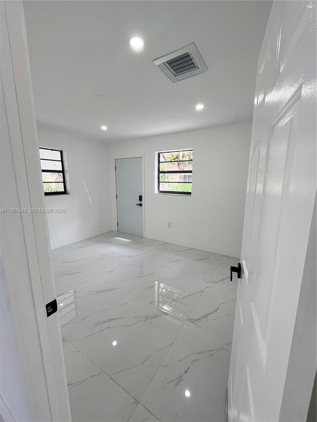 Building Photo - 6370 Atlanta St