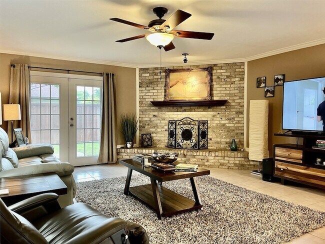 Building Photo - 15542 Earlport Cir