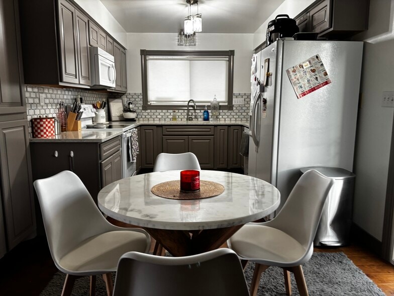 Building Photo - 3310 Saint Johns Ave