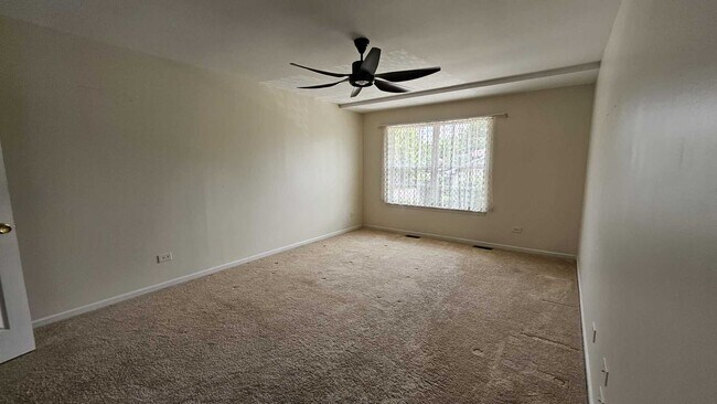 Building Photo - 955 Elderberry Cir