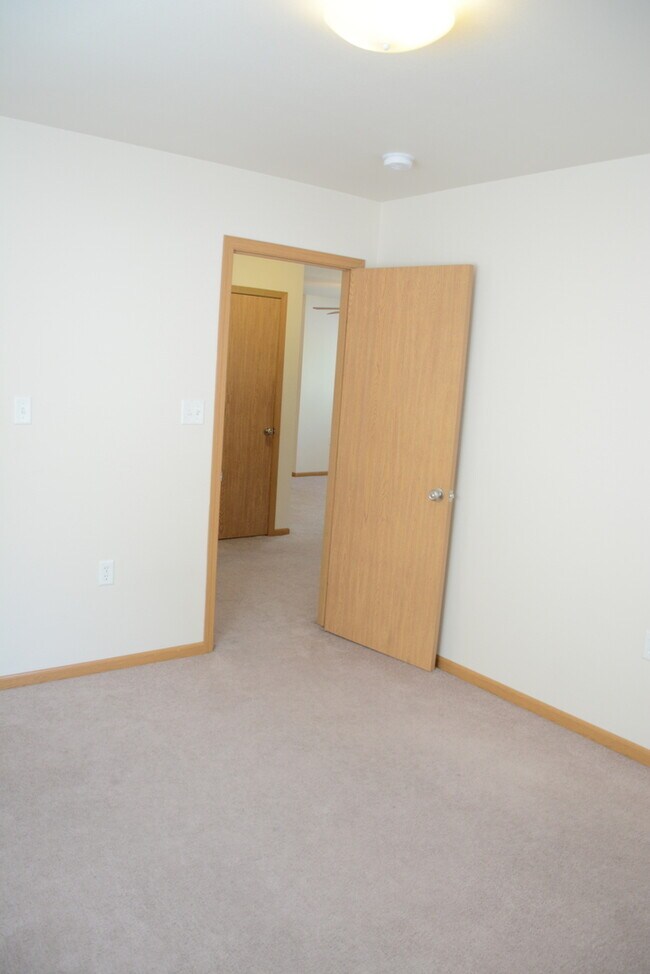 Building Photo - Vattier St. 928-30