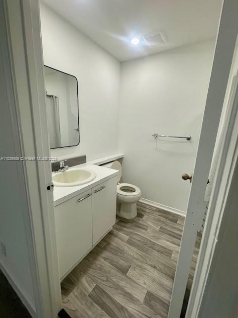 Building Photo - 7872 Sanibel Dr