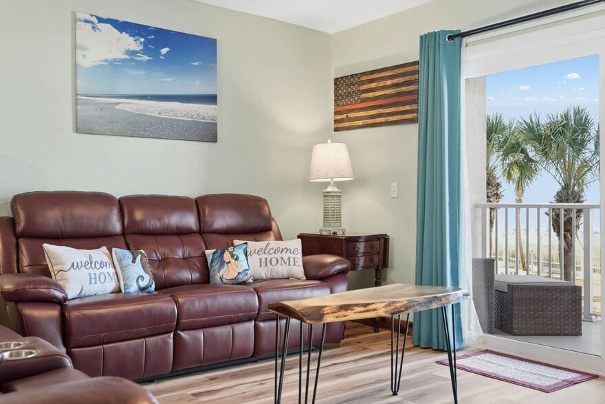 Building Photo - 8743 Thomas Dr