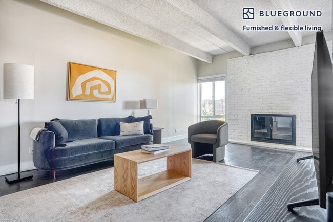 Primary Photo - 10 Emerson St