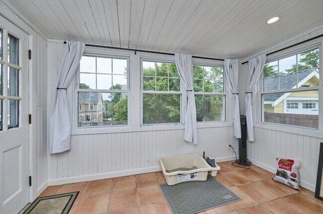 Building Photo - 41 Lynde Ave