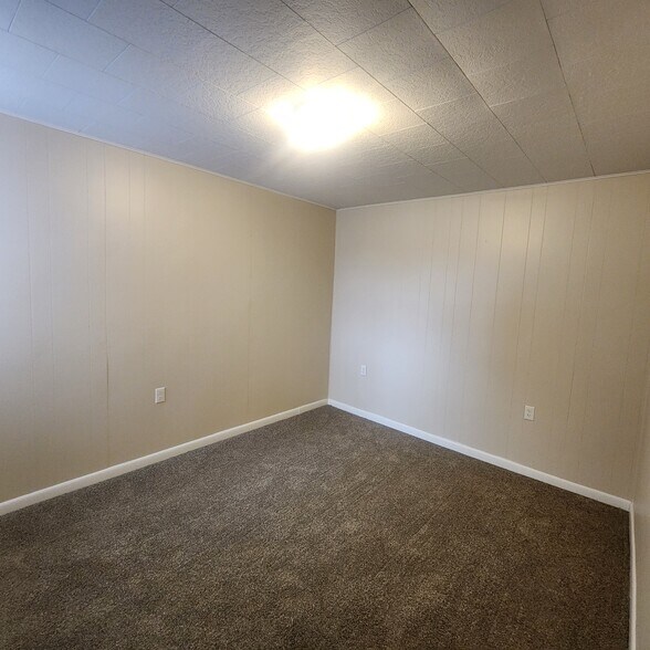 Building Photo - 3908 5th Ave