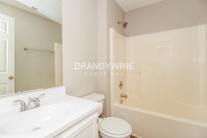 Building Photo - 244 Dene Dr