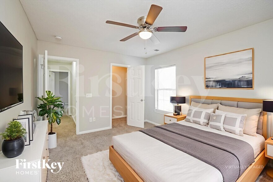 Building Photo - 1000 Golden Aspen Dr