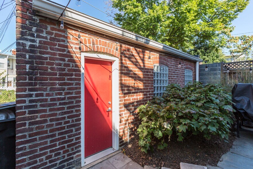 Building Photo - 4114 New Hampshire Ave NW