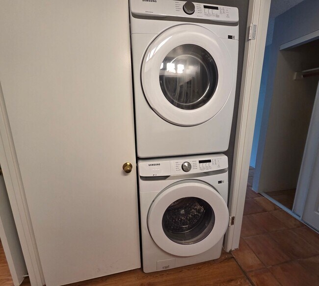 Building Photo - Downstair 2/1.5 Condo in South Kihei