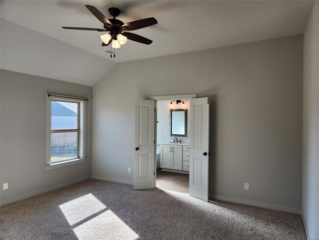 Building Photo - 292 Hedgefield Dr