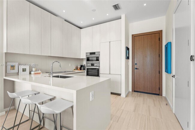 Building Photo - 3156 SW 27th Ave