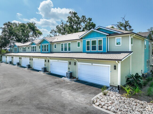 Building Photo - The Canopy Townhomes