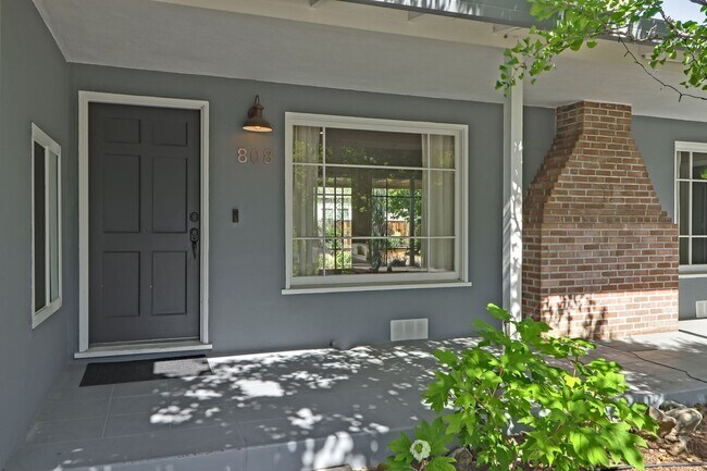 Building Photo - Los Altos 4-Bedroom with Fireplace, EV Hoo...