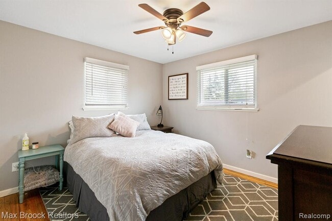Building Photo - 3818 Edgeland Ave