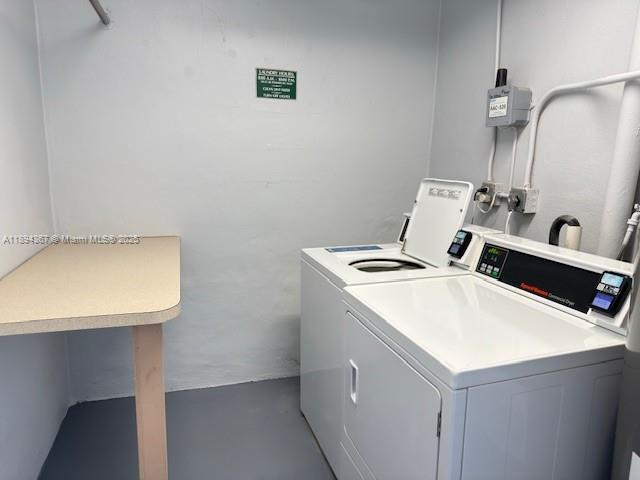 Building Photo - 9441 Live Oak Pl