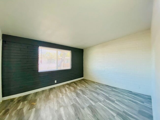 Building Photo - 1/2 Off First Full Month's Rent! Spacious Design Meets Modern Living in this Private 2 bedroom 1 ...