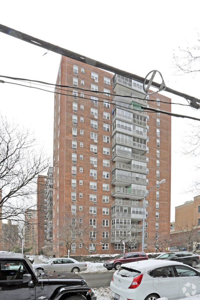 Carlyle Towers 13810 Franklin Ave Flushing NY 11355 Apartment Finder