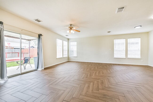 Building Photo - 12018 Country Orchard Ln