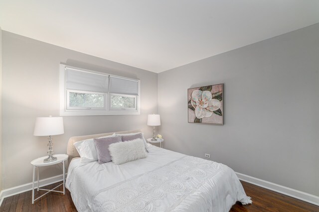 Building Photo - 21W021 Marlborough Ln