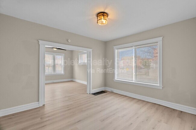 Building Photo - 4102 California Ave