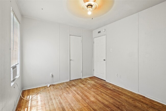 Building Photo - 5515 Flamingo Dr