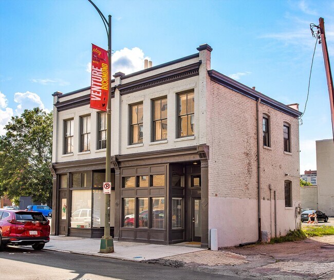 Primary Photo - 206 N 1st St