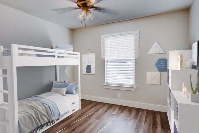 Building Photo - Wonderful Townhome in Cooper District!