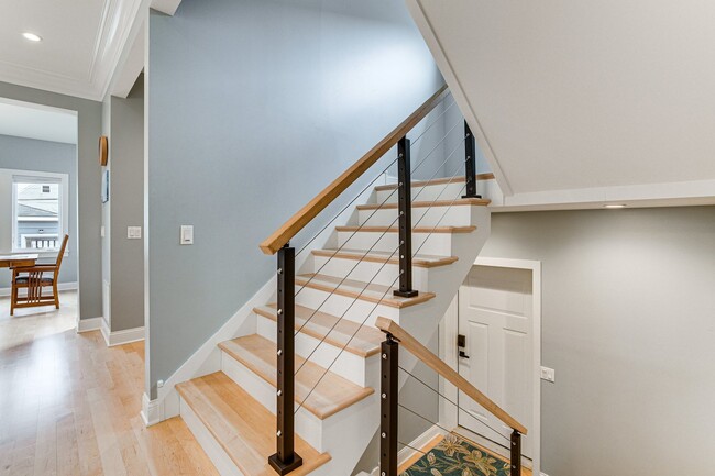 Building Photo - 4727 N Kiona Ave