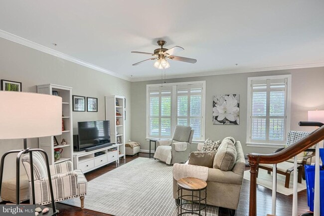 Building Photo - 432 Grand St