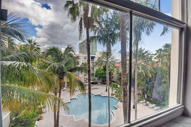 Building Photo - 780 S Sapodilla Ave
