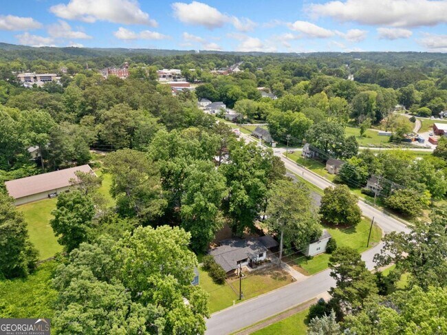 Building Photo - 119 McBee St