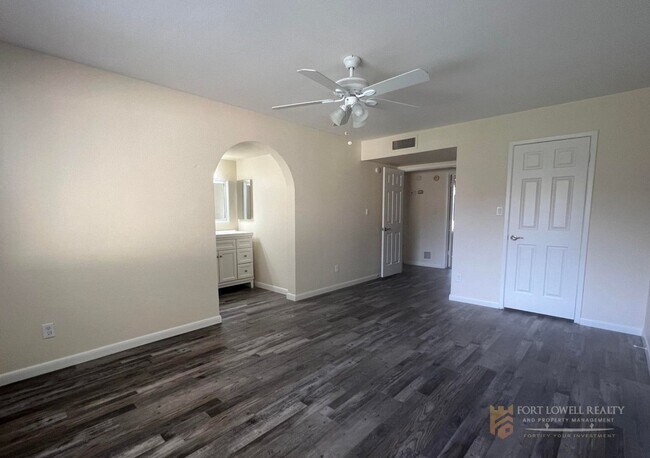 Building Photo - Coming Soon! 3 Bed/2 Bath home in Glendale! Located in an HOA! (Available on 05/15/26)