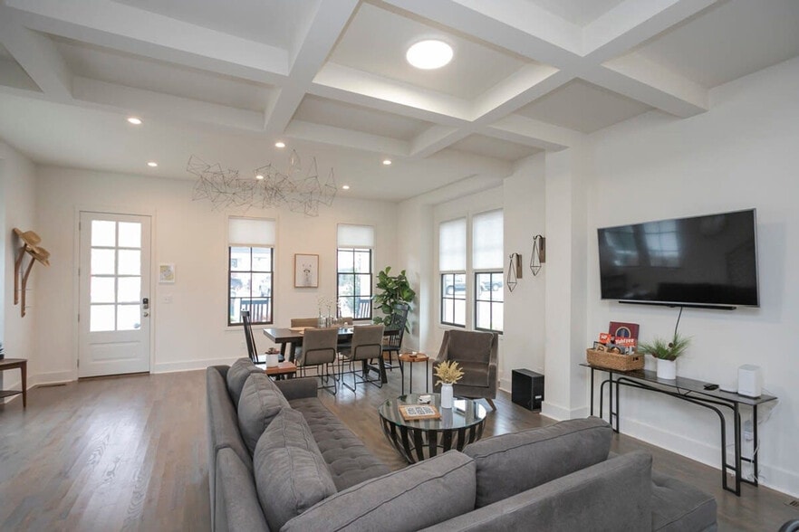 Building Photo - 119 E Fowlkes St