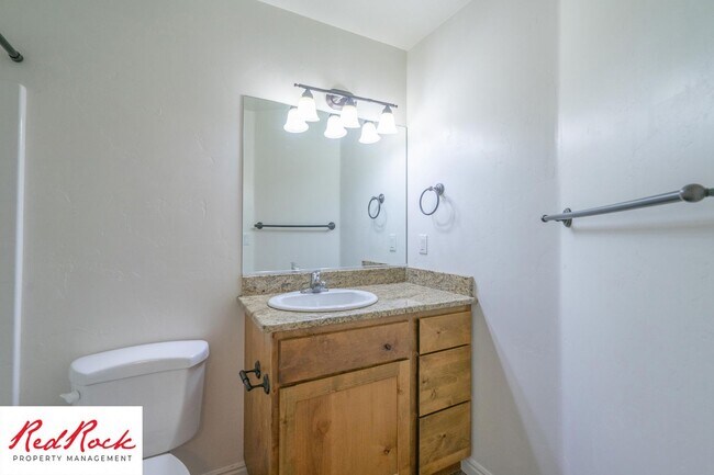 Building Photo - 2801 E 450 N