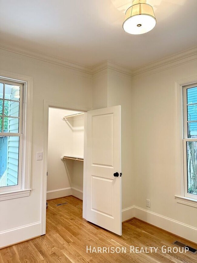 Building Photo - Beautifully Renovated Home In Historic Boy...