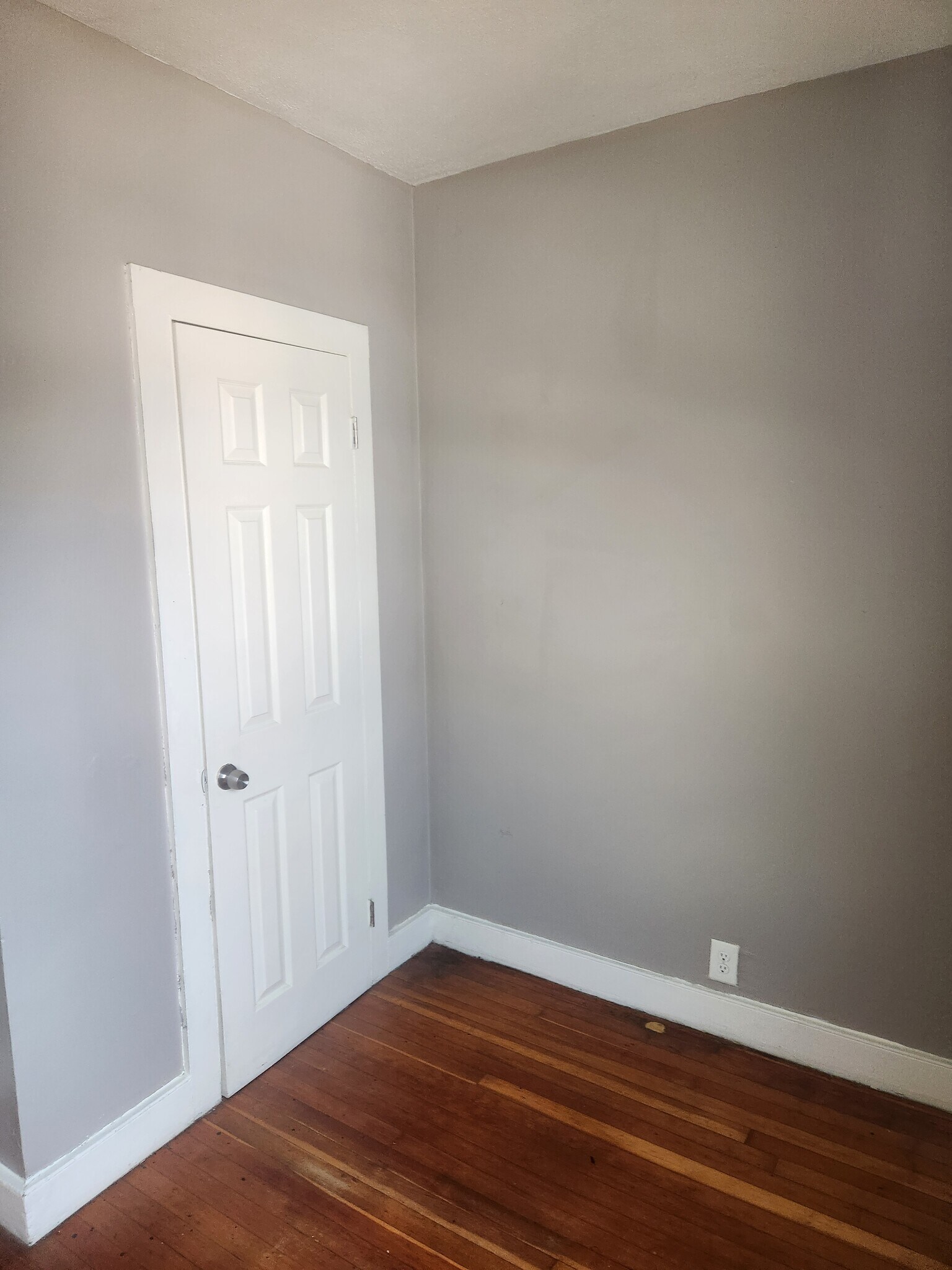 Building Photo - 11 Fairview Ave