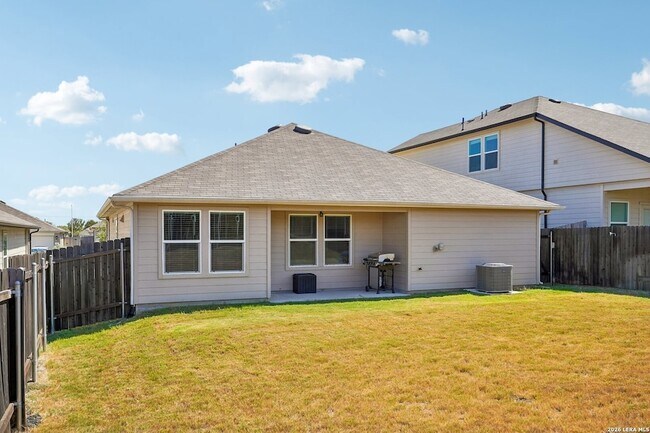 Building Photo - 841 Bahia Pl